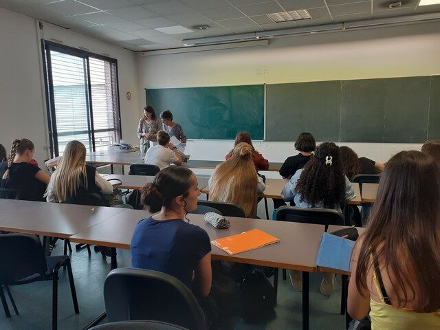 Filles et études scientifiques : un défi pour le lycée Jean Moulin